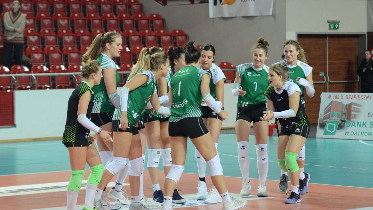 WP SportoweFakty / Rafał Soboń / Na zdjęciu: siatkarki #VolleyWrocław
