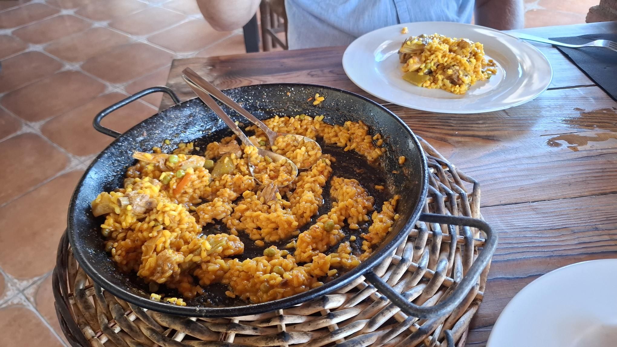 Paella z kaczką 