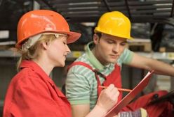 Ile zarabia operator wózka widłowego? Sprawdź, czy opłaca się ta praca?