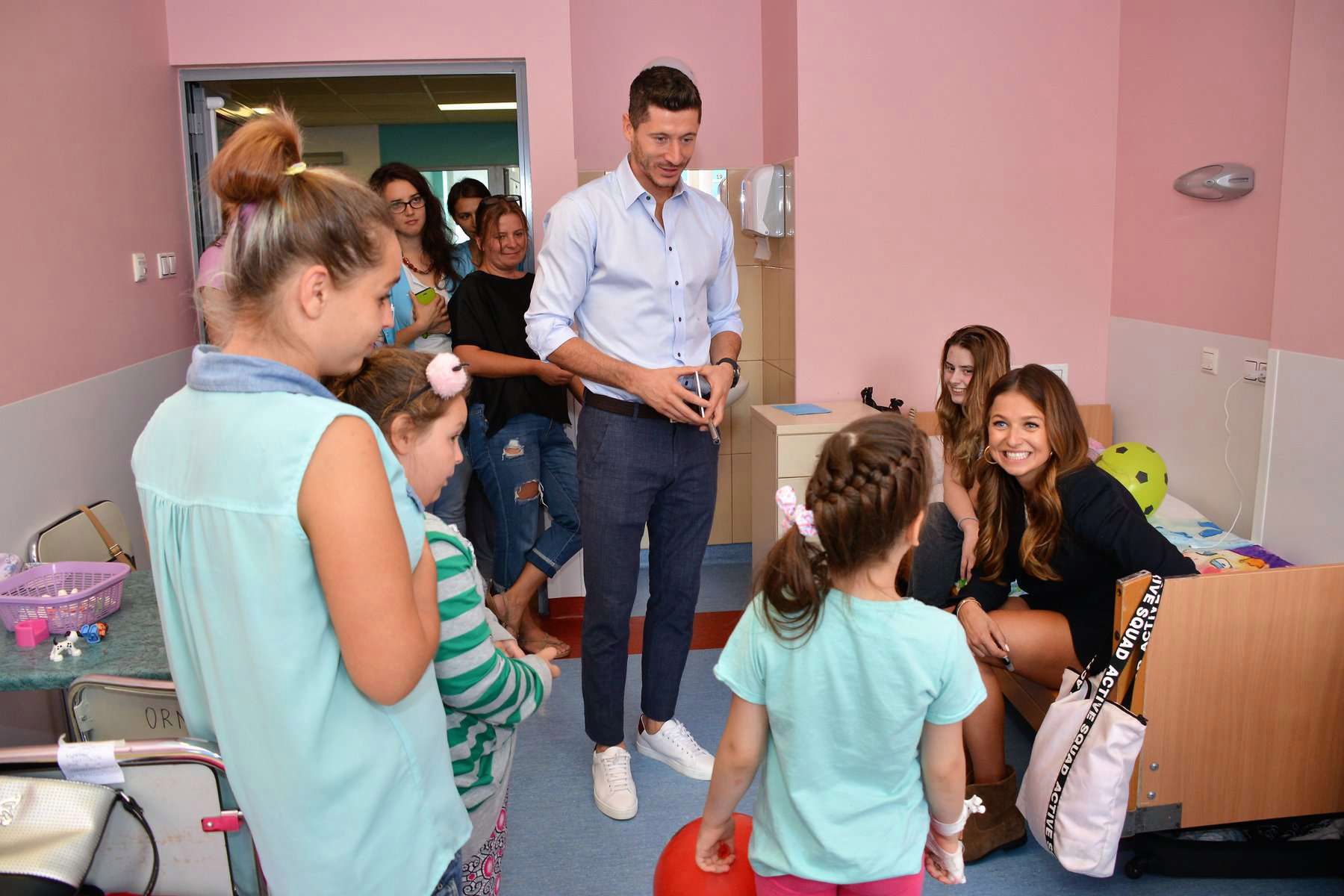 Anna i Robert Lewandowscy przekazali ponad pół miliona złotych na Centrum Zdrowia Dziecka