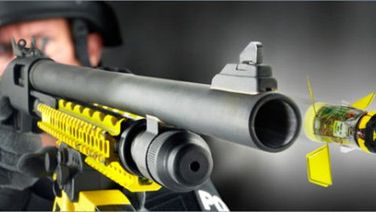 Bezprzewodowy paralizator X12 z odległości 27 metrów bezboleśnie "zamraża" ludzi 1