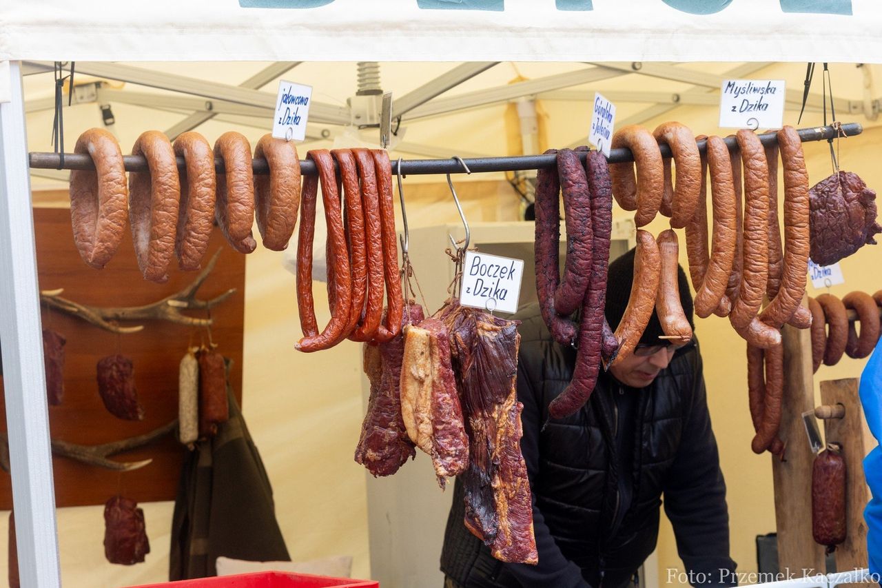 Łomnica: Dożynki i Oktoberfest w Pałacu Łomnica pełne lokalnych produktów i rękodzieła. Możesz jeszcze zrobić zakupy
