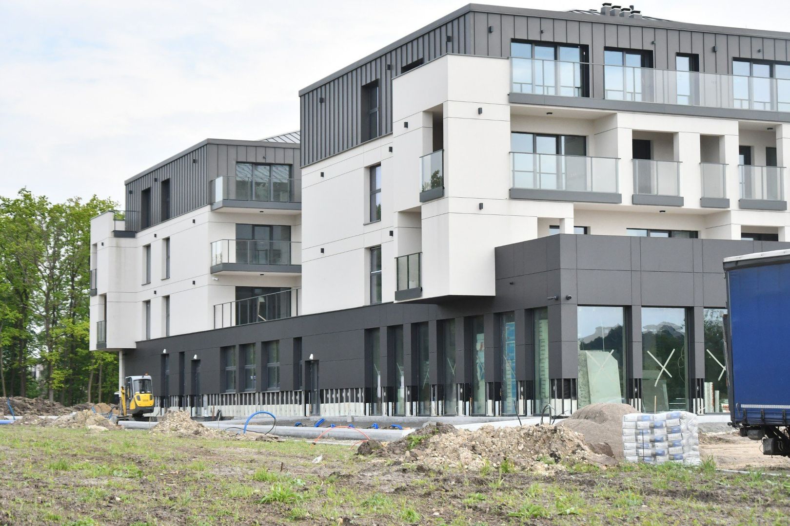 Plac budowy Solec Park Medical Sulphur SPA. Wygląda na to, że inwestycja, mimo kłopotów, cały czas idzie do przodu.