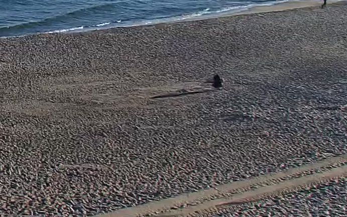 Chodził z wykrywaczem metali po plaży w Mielnie.