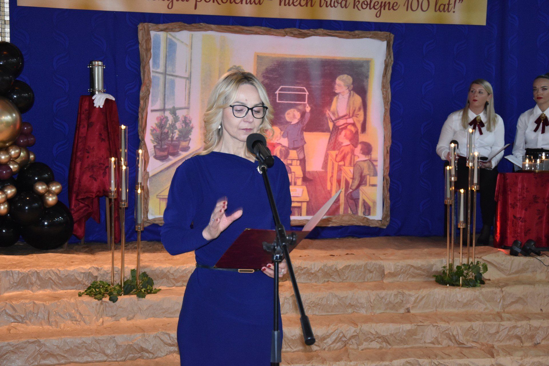 Gości witała pełniąca obowiązki dyrektora szkoły Małgorzata Tarnowska