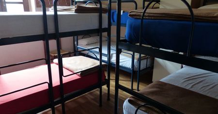 Rezerwujesz nocleg na majówkę? Oto triki oszustów