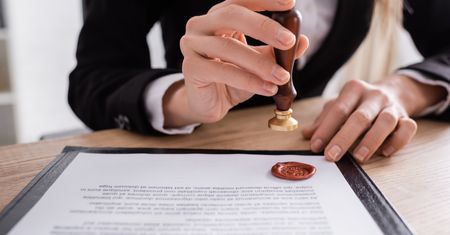 Opłaty notarialne w 2026 r. Co może zdrożeć u notariusza?