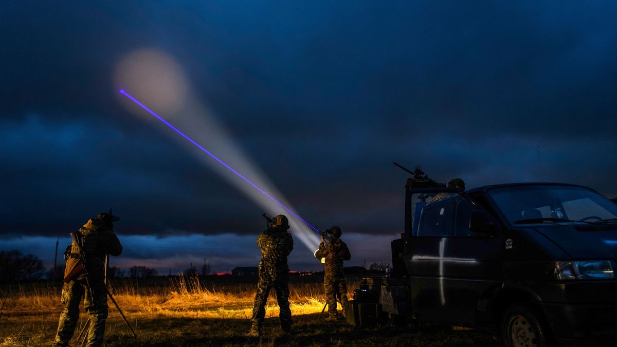 Ukraina, obwód kijowski, 25.03.2024. Na zdjęciach z 24 bm. Ochotnicza Jednostka Obrony Powietrznej na pozycji w obwodzie kijowskim. Trwa inwazja Rosji na Ukrainę. (ad) PAP/Vladyslav Musiienko
