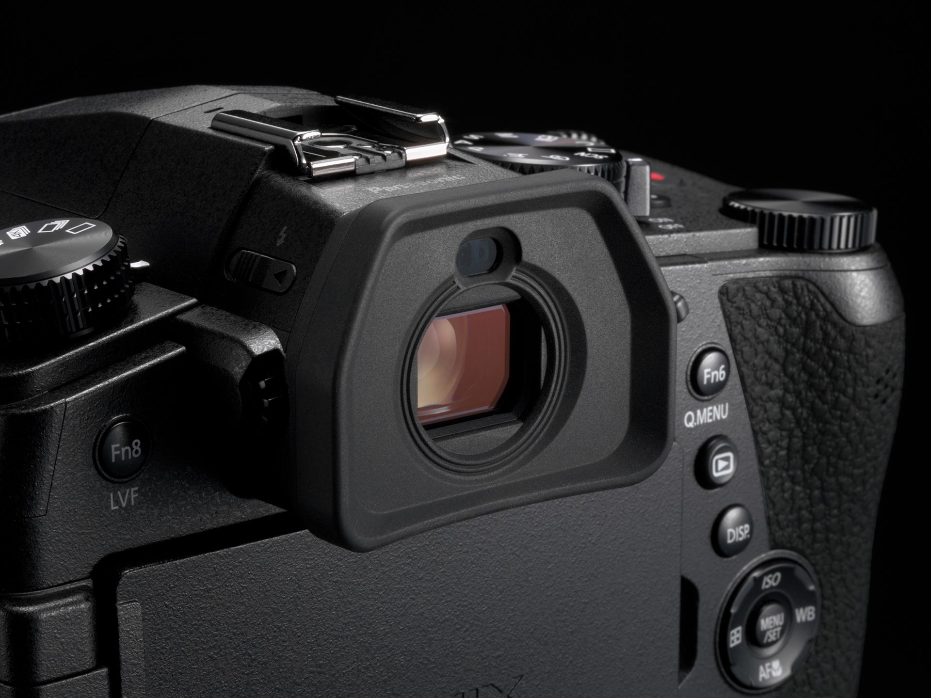 Panasonic prezentuje dwa nowa aparaty: kompaktowy Lumix TZ95 oraz superzoom FZ1000 II 19