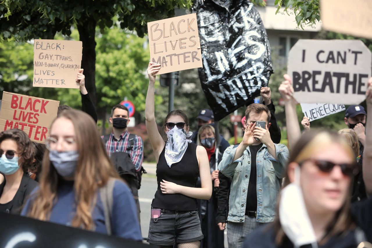 Protest przed ambasadą USA w Warszawie. "Rasizm to też zbrodnia"