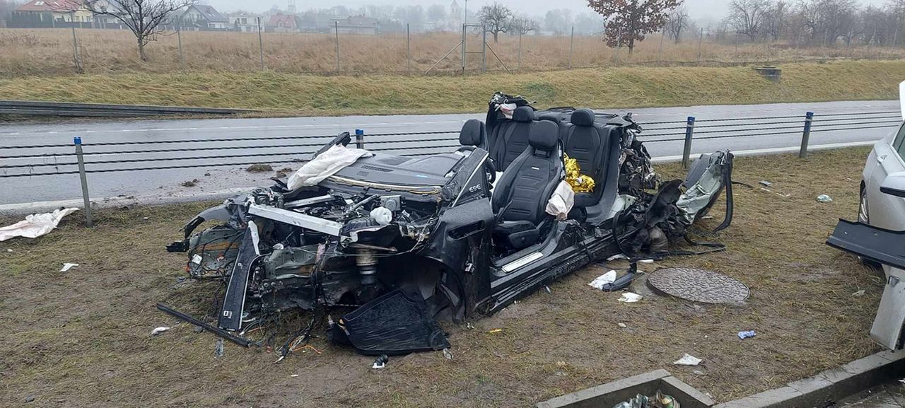 Wypadek S8, okolice Mszczonowa, mercedes EQE i BMW serii 7