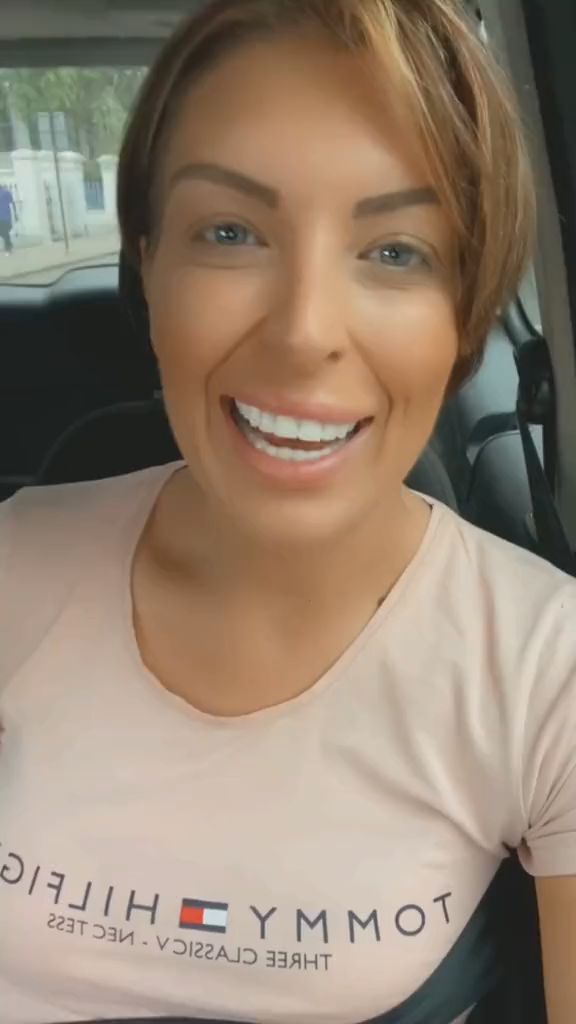 Tiktokerka Amanda Turner zafundowała sobie "tureckie zęby"