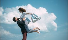 Konsumenci lepiej oceniają towar ze sklepu internetowego niż tradycyjnego