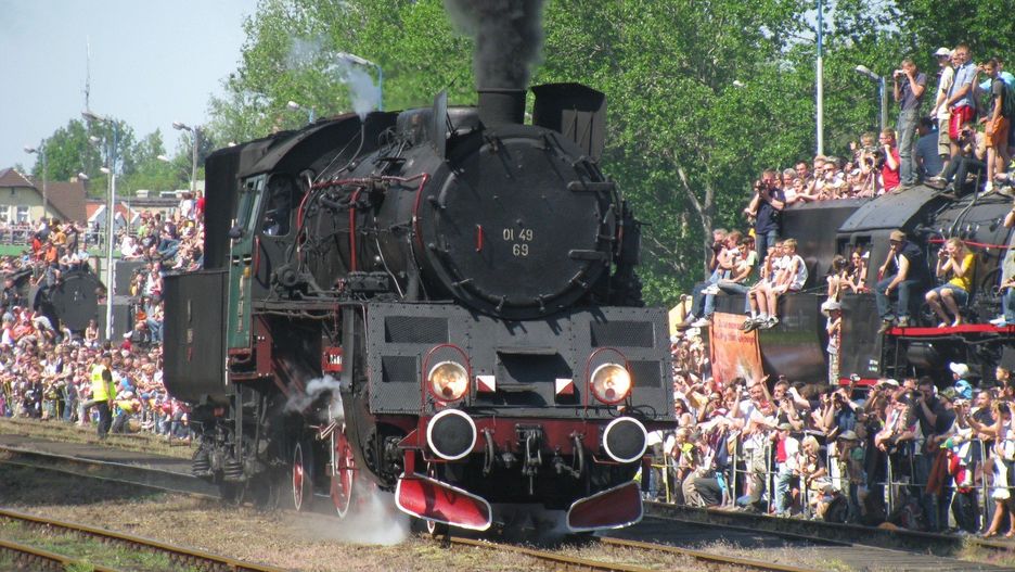 Wolsztyn nieodłącznie kojarzy się z parowozownią. Kto jeszcze tam nie był, niech szybko naprawi ten błąd. Wolsztyńska parowozownia jest instytucją kultury Województwa Wielkopolskiego utworzoną przez Województwo Wielkopolskie, Gminę Wolsztyn, Powiat Wolsztyński oraz PKP Cargo S.A