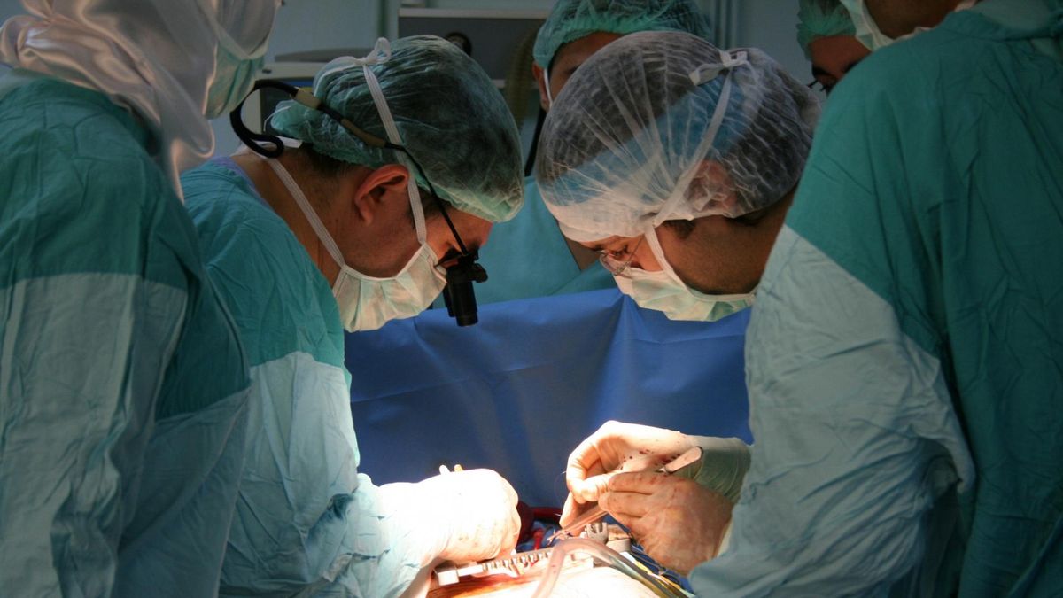 Wszystkie metody leczenia choroby niedokrwiennej serca mają na celu poprawę przepływu krwi przez zwężone naczynia wieńcowe, a co za tym idzie poprawę ukrwienia serca