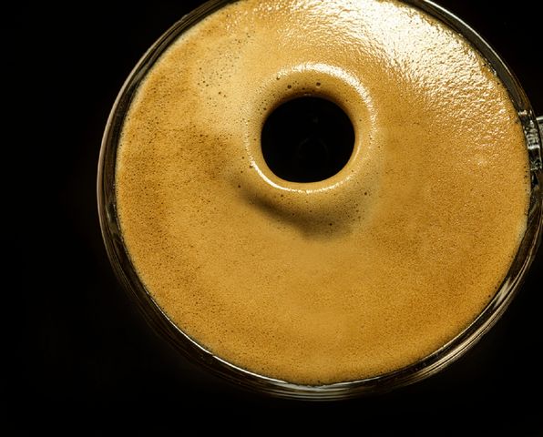 Picie zbyt dużej ilości kawy zwiększa ryzyko demencji. Nowe badania