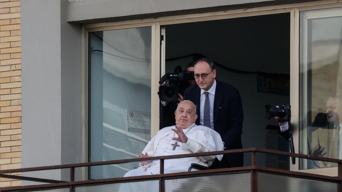  Papież Franciszek opuścił szpital 