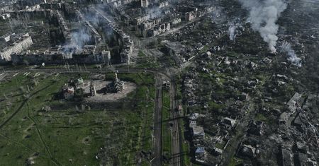 Porażające zdjęcia z Ukrainy i Syrii. Oto zniszczenia spowodowane przez Rosję