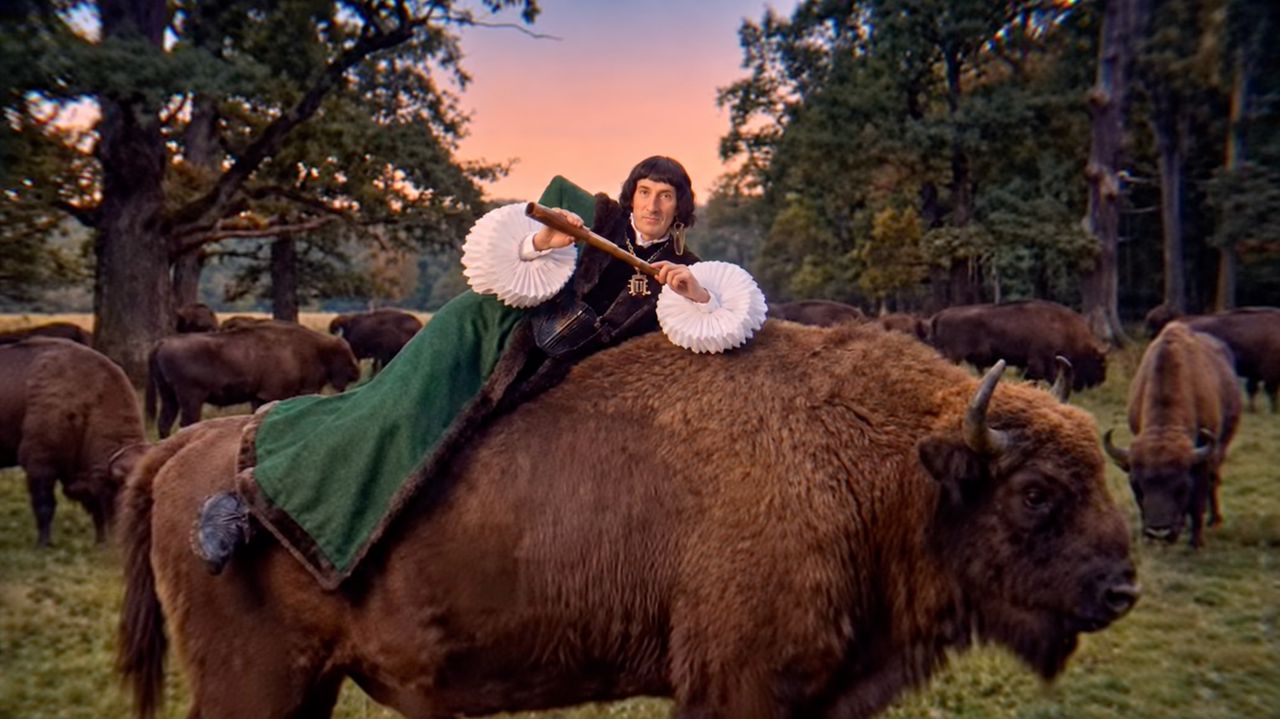 Jeden człowiek, trzy wieczory i AI. Spot promujący Polskę podbija internet