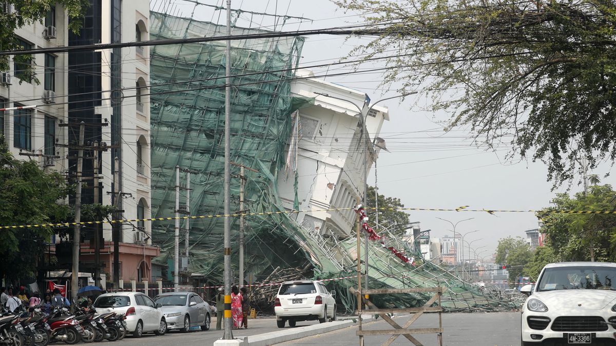 Zniszczone budynki w Mandalaj