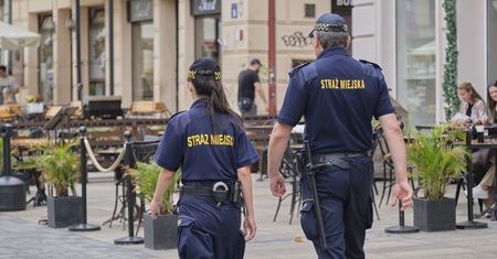 Straż Miejska w Lublinie rekrutuje. Zarobki wyższe o 600 złotych niż przed rokiem. Na chętnych czeka 15 etatów