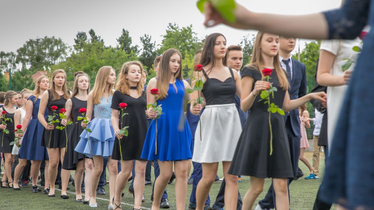 Studniówka 2021. Ministerstwo Edukacji Narodowej wydało oświadczenie 