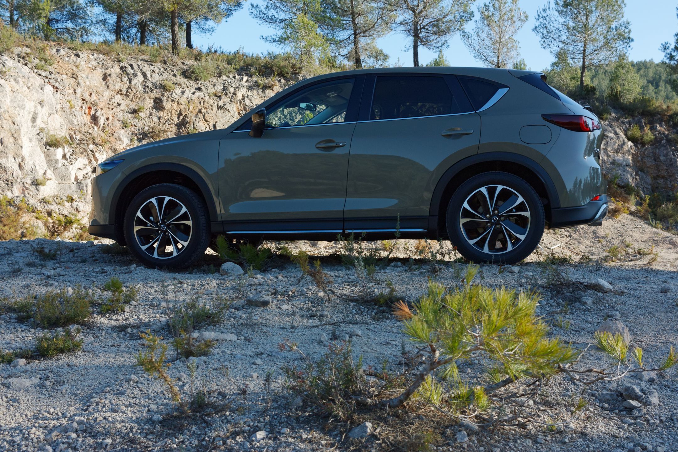 CX-5 nie jest pożeraczem bezdroży, ale pozwoli nieco zjechać z asfaltu
