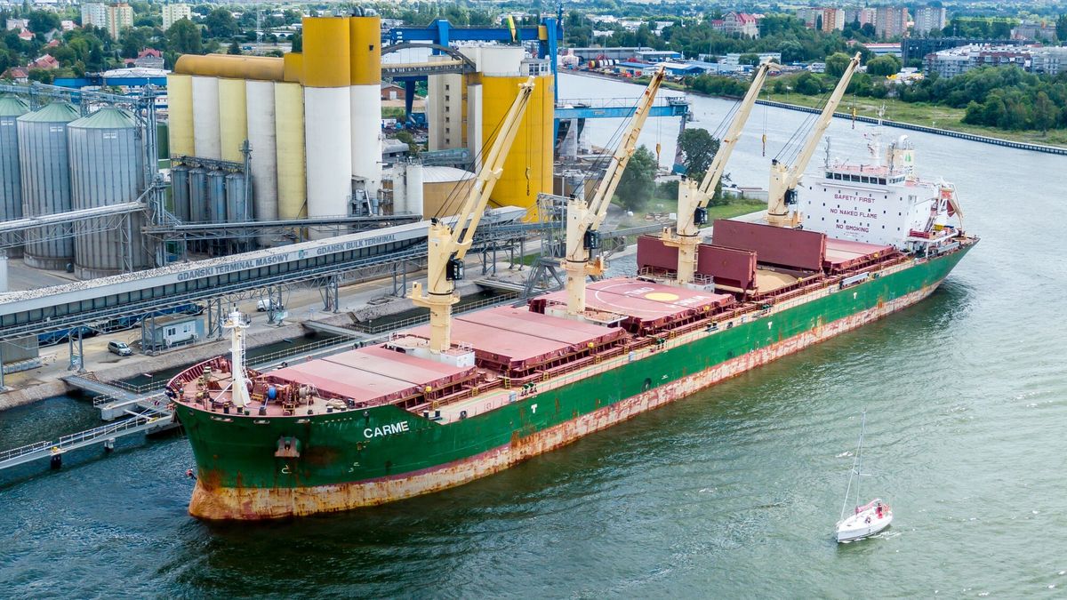 Za?adunek zbo?a w gda?skim porcie
17.07.2022 Gdansk  GBT Sp. z o.o. Gdanski Terminal Masowy - Gdansk Bulk Terminal na terenie Portu Gdansk.  Zaladunek zboza na statek CARME.  Fot. Przemek Swiderski/REPORTER
Przemek Swiderski/REPORTER