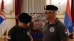 Serbia robi krok w tył po fali oburzenia. Mladić pochowany bez honorów