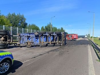 Wypadek z węglem na "dwójce"! Ciężarówka zderzyła się z busem w Białej Podlaskiej