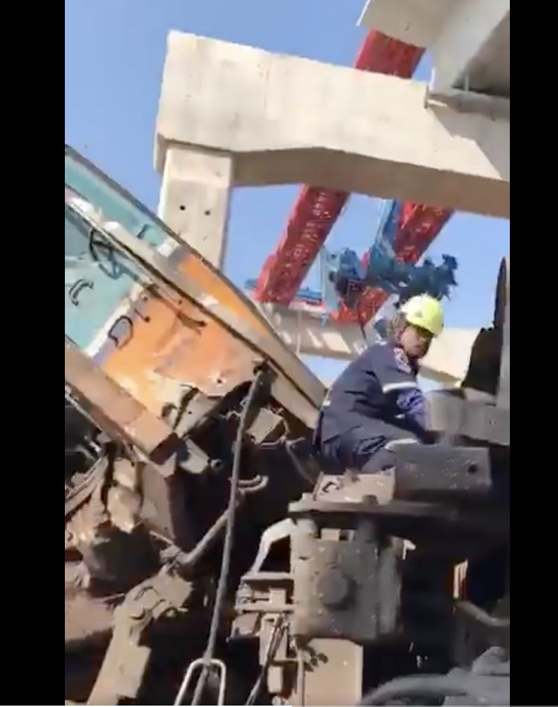 Tragiczny upadek dźwigu na torach. Co najmniej 28 zabitych w katastrofie kolejowej w Tajlandii