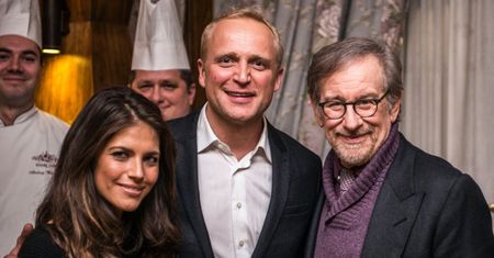 Adamczyk i Rosati pozują ze Spielbergiem!