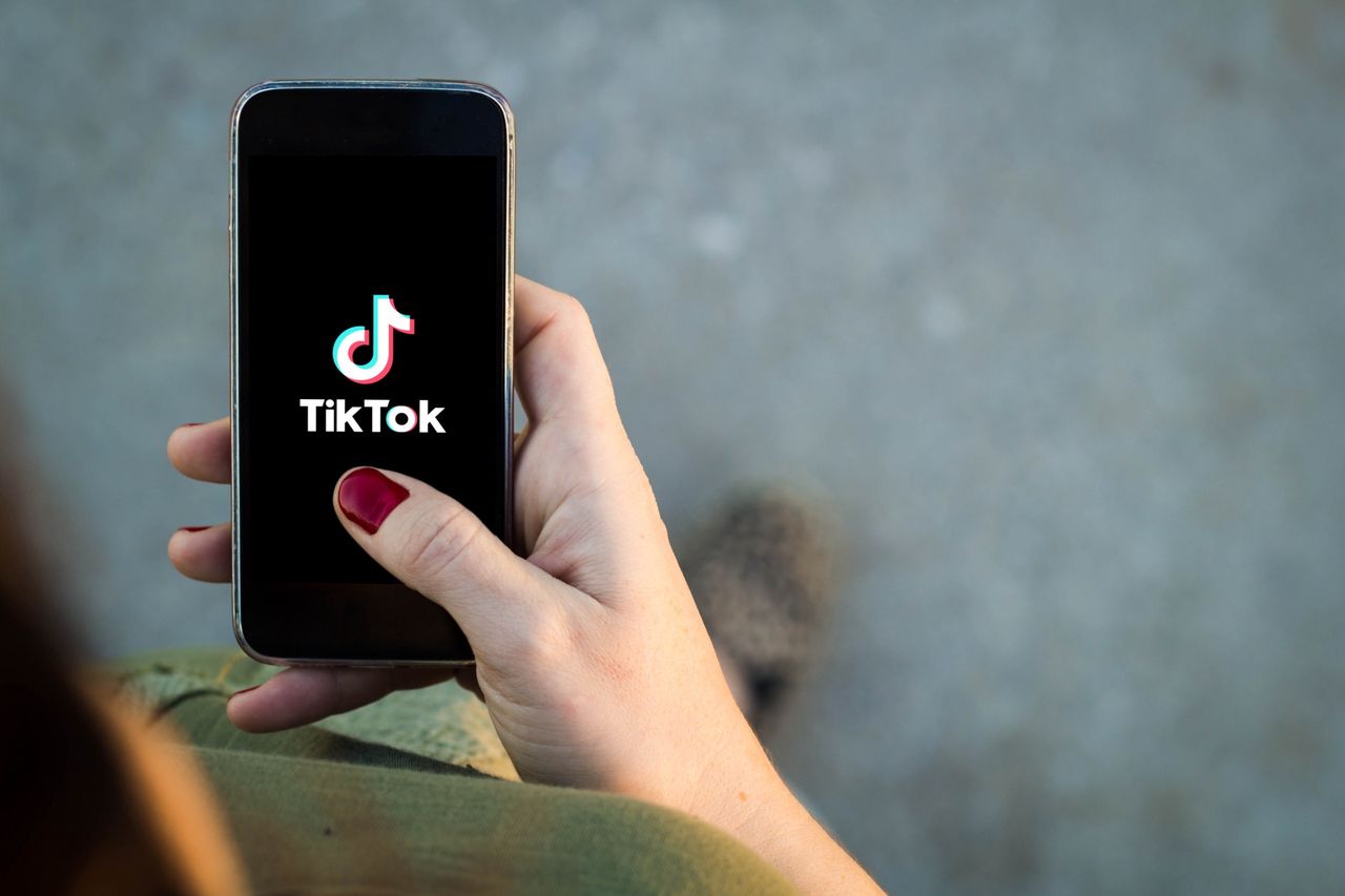 Nowy hit na TikToku. Dźwięk, który chłodzi telefon?