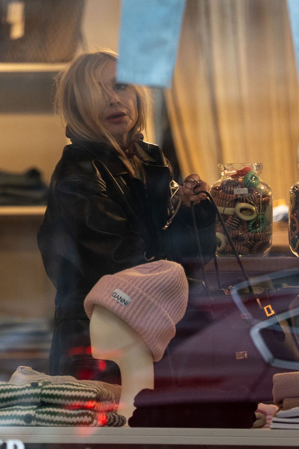 Monika Olejnik przeczesuje butiki w poszukiwaniu nowych zdobyczy