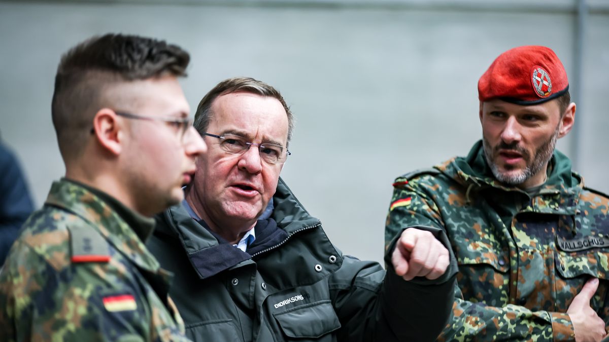 WEIDEN, GERMANY - FEBRUARY 28: German Defence Minister Boris Pistorius speaks with soldiers of the Bundeswehr Panzerartilleriebataillon 375 tanks and artillery battalion and the Bundeswehr Artilleriebataillon 131 artillery battalion prior to the unit's deployment to Poland and then Lithuania on February 28, 2024 in Weiden, Germany. A total of three battalions are preparing today to ship east to take part in the ongoing NATO Steadfast Defender military exercises. Afterwards they will continue to Lithuania, where Germany is expanding its presence in leading a NATO multinational contingent. (Photo by Leonhard Simon/Getty Images)