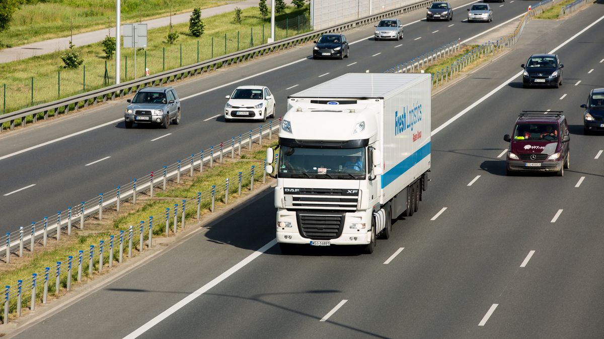 autostrada ciężarówka transport droga samochody droga ekspresowa 
