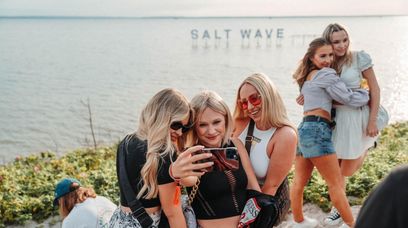 Salt Wave by Porsche. Easy life na festiwalu - balans między muzyką i chillem