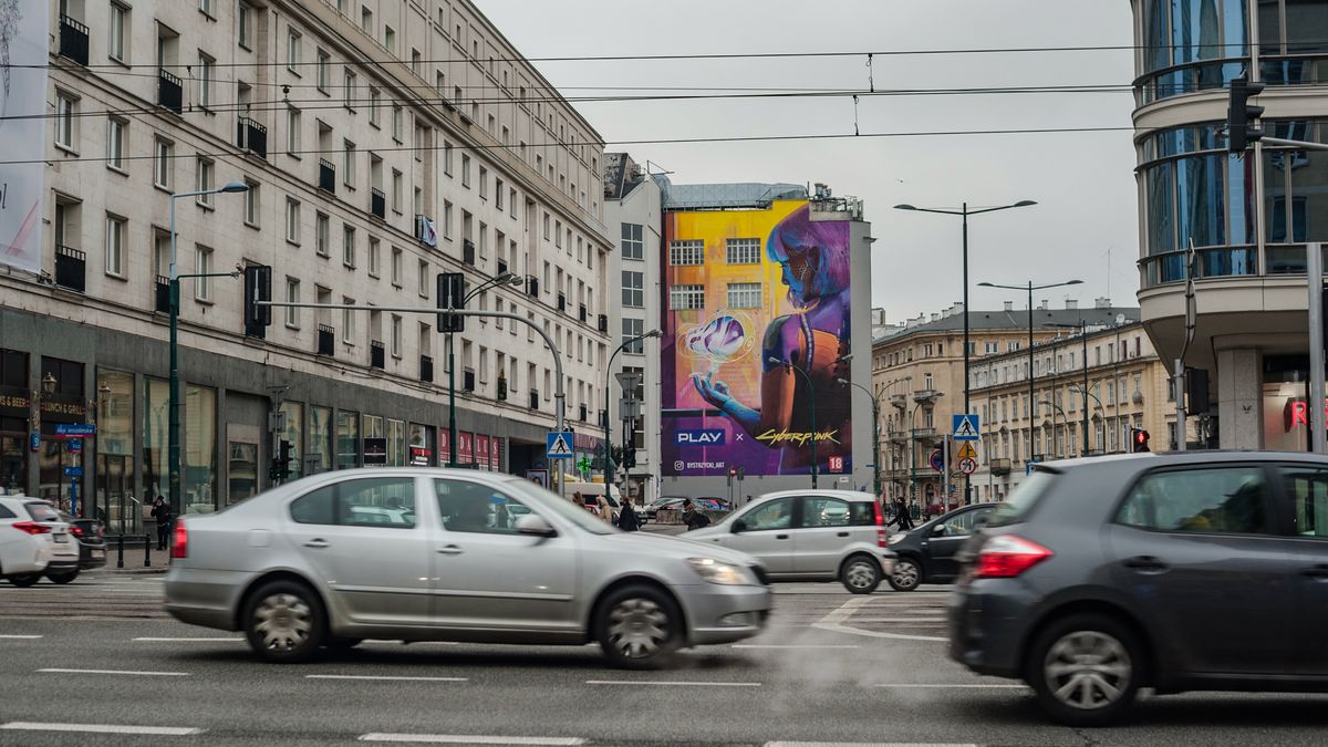 Zdjęcie dnia. Cyberpunkowy mural na jednej z warszawskich kamienic 1