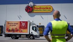 Biedronka wykorzystuje swoje ciężarówki jako nośniki reklamowe