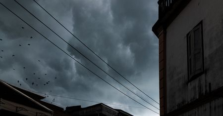 Czarny deszcz w Hawanie. Kubańczycy ze zdumieniem patrzyli w niebo