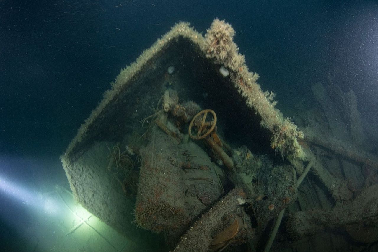 Warship HMS Hawke discovered off the Aberdeenshire coast