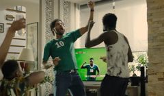 „Włącz się do gry” - kibice naśladują piłkarzy w mundialowej kampanii Kia (wideo)