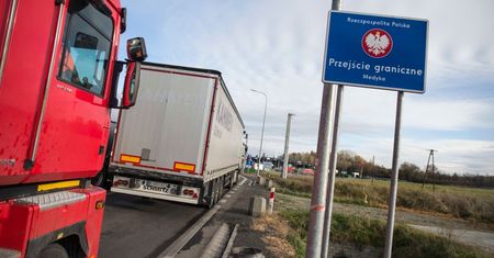 Potężne korki. Na przejazd trzeba czekać aż pięć dni