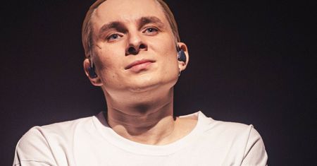 Wielka tęcza na koncertach Ralpha Kaminskiego. "Głupota homofobów"