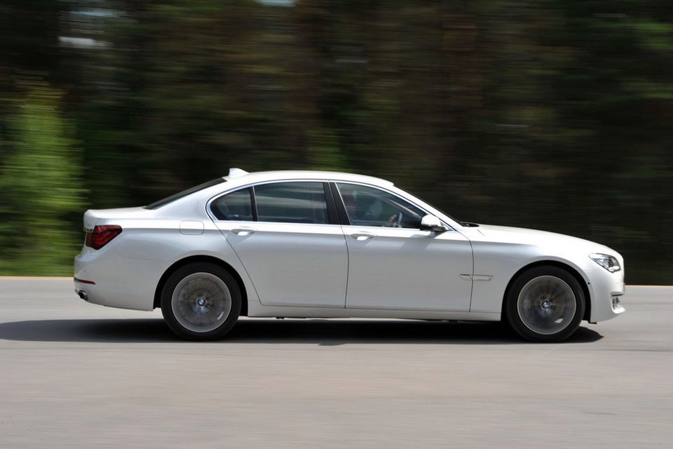 BMW serii 7 na rok 2013 - megagaleria niemieckiego okrętu flagowego 14