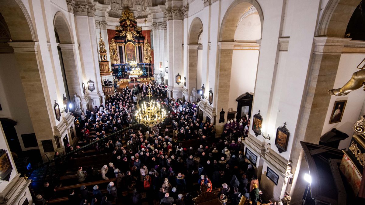Wierni mogą dziś już bez przeszkód zapełniać kościoły.