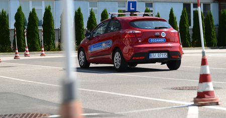 Wracasz za kółko po przerwie – masz problem. Dokupienie godzin na specjalnych warunkach