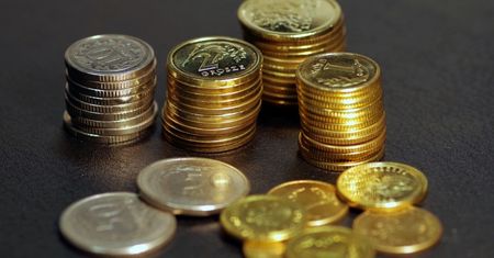 Szykują reformę emerytalną! Biedni seniorzy dostaną kasę raz w roku?