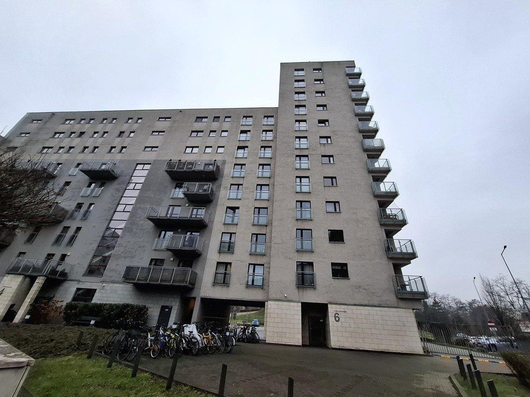 11-piętrowiec bez sprawnej windy