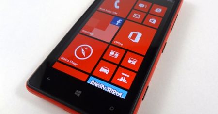 Nokia Lumia 820 - niesłusznie niedoceniona siostra [test]